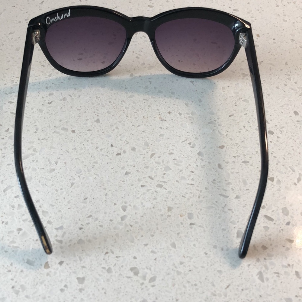 EUC Elizabeth and James Orchard Sunglasses - Picture 3 of 8